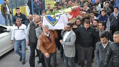 Kazada Ölen Bucasporlu Futbolcu İçin Kulüp Binasında Tören Yapıldı