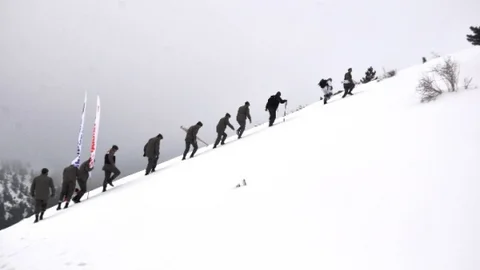 İki Bin Metrede Şehitleri Andılar