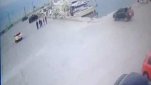 (Özel Haber) Lüks Jipin Denize Uçma Anları Kamerada