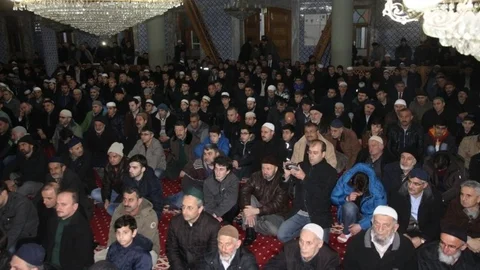 Rize'de Sabah Namazında Şehitlerimiz İçin Anma Programı Düzenlendi