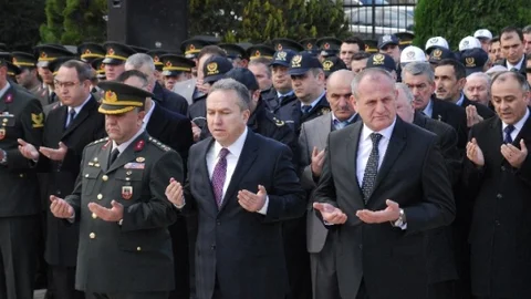 Düzce'de Şehitler Dualarla Anıldı