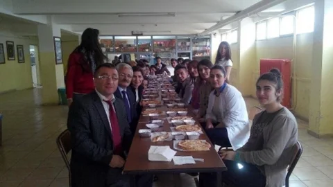 Liseli Öğrencilerden Anlamlı Etkinlik