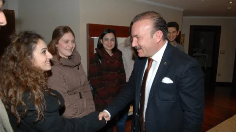 Başkan Doğan'a Üniversiteli Dostu Belediye Başkanı Plaketi