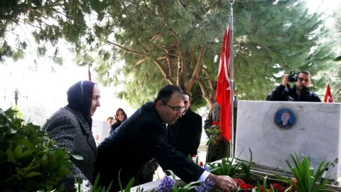 Çanakkale Şehitleri İzmir'de Törenle Anıldı