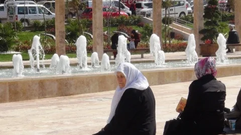 Bölgenin En Mutsuz Yaşlıları Manisa'da