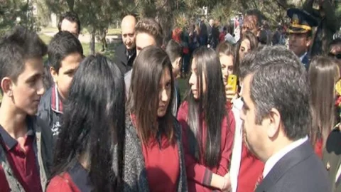 Şehitleri Anma Töreninde Vali'den Öğrencileri Terleten Soru