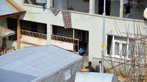 Yaşlı Kadın Boğazı Kesilerek Öldürüldü