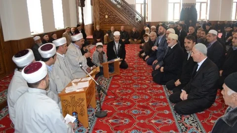 Şehitler İçin Eller Semaya Açıldı