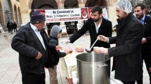 Alperen Ocaklarından Vatandaşlara Çorba İkramı