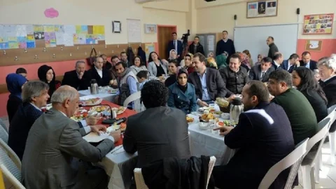 Başkan Demircan Mezun Olduğu İlkokulu Ziyaret Etti