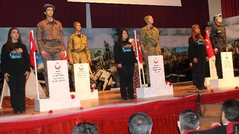 'çanakkale Geçilmez' Fethiye'de Sahnelendi