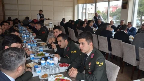 Fatsa Belediyesi'nden Gaziler Ve Şehit Ailelerine Yemek