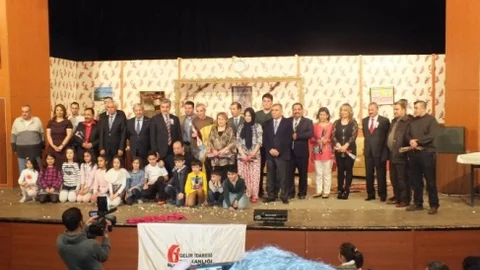 Vergi Haftası Tiyatro Oyunu İle Son Buldu