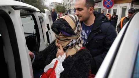 5 Bin Liralık Parfüm Çalan Anne-Kız Yakalandı