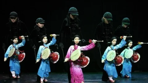 Kukla Şehri Adlı Oyun Aliağa'ya Geliyor