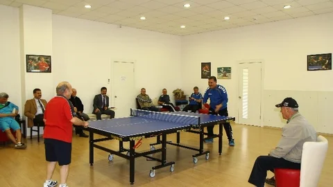 Başkan Tuna Masa Tenisi Tutkunlarıyla Gösteri Maçı Yaptı