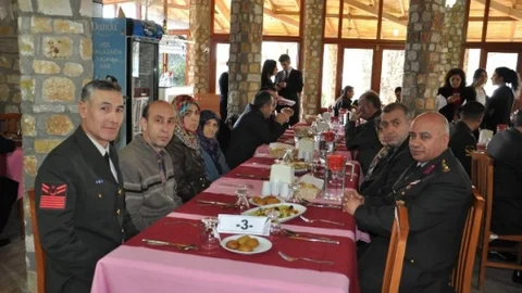 Çanakkale Ve Şehitler İçin Anma Programı Yapıldı