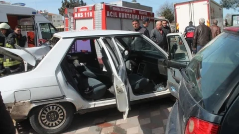 Akhisar'da Trafik Kazası 2 Yaralı