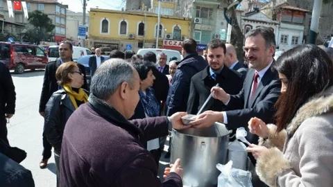 Gemlik Kent Konseyi Şehit Kumanyası Dağıttı