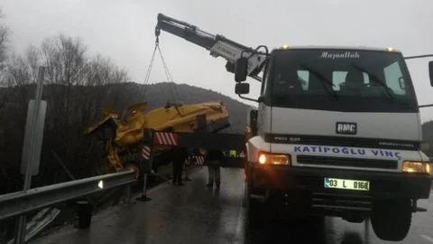 Biçerdöver Uçuruma Yuvarlandı 1 Yaralı