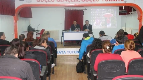 Karaman'da Bayanlar 3. Lig Voleybol Yarı Final Müsabakaları