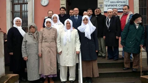 İnebolu Belediyesi 10 Kişiyi Umreye Gönderdi