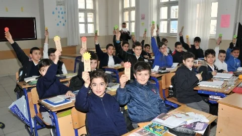 Çevre Çiçeklerinin Dikili Fidanı Olacak