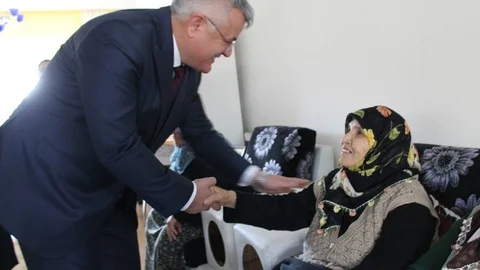AK Parti'li Altıntaş Yaşlıları Unutmadı