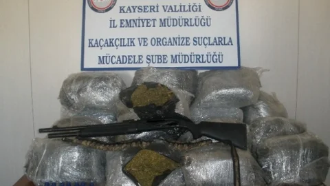 Polis 49 Kilo Uyuştucuru Ele Geçirdi