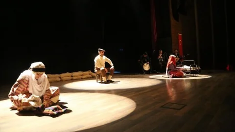 Torbalı'da Ağlatan Tiyatro Oyunu