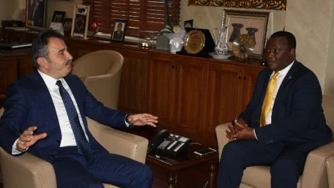 Güney Afrika Büyükelçisi'nden Büyükşehir Belediyesi'ne Kardeş Şehir Teklifi