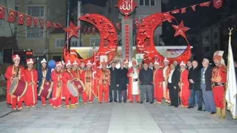 Dursunbey'de Şehitler Anıtı Açıldı