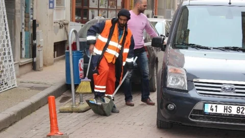 Temizliğe Araç Parkı Engeli