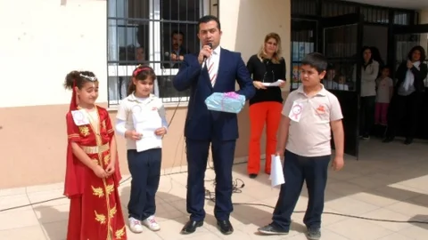 Minik Yüreklerden “Şehide Saygı Zafere Coşku”