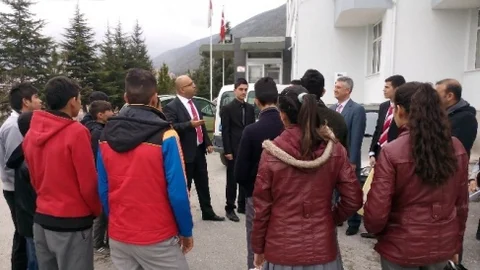 Tuzlukçu'lu Öğrencilerden Huzurevi Ziyareti