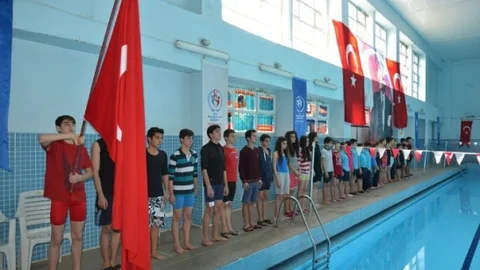 Adıyaman'da Çanakkale Zaferi Yüzme Yarışları Yapıldı