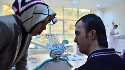 (Özel Haber) Down Sendromlu Çocukların Diş Taramasından Renkli Görüntüler