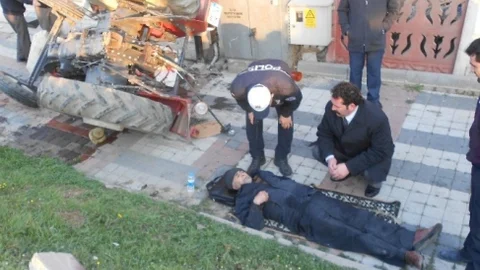 Köprüden Uçan Traktörde Can Pazarı