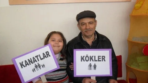 Yaşlılara Saygı Haftasında Nine Ve Dedelerini Sınıflarına Misafir Ettiler