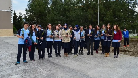 Dörtyol'da Öğrencilerden ''100. Yılında 100 Fidan'' Etkinliği