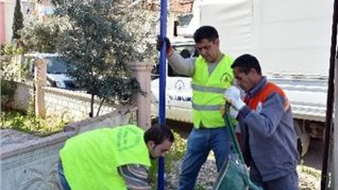 Muratpaşa Sokak Yön Levhalarını Tamamlıyor