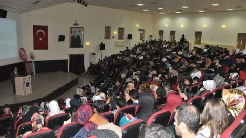 Erzincan Üniversitesinden ''Alzheimer Hastasına Yaklaşım” Konferansı