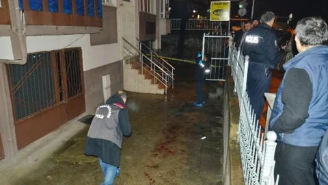 Üniversite Öğrencisi Boğazından Bıçaklanarak Öldürüldü