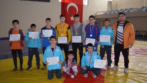 Ortaca'da Yapılan Grekoromen Ve Serbest Güreşleri Sona Erdi.