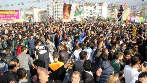 HDP Hakkari Milletvekili Zozani ''Hodri Meydan''