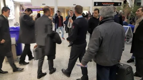 Tolga Özkalfa'ya Hava Alanında Penaltı Tepkisi