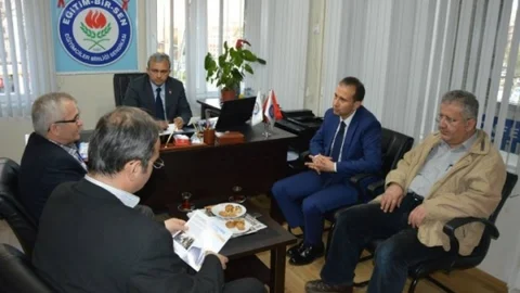 AK Parti'li ERÜrker'den Eğitim Bir-Sen'e Ziyaret