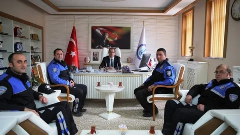 Toplum Destekli Polisler Rektör Coşkun'u Ziyaret Etti