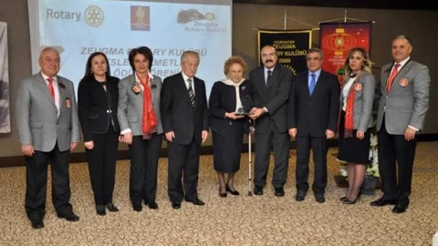 Meslek Hizmet Ödülleri Nüket-Celal Ersoy Çiftine Verildi