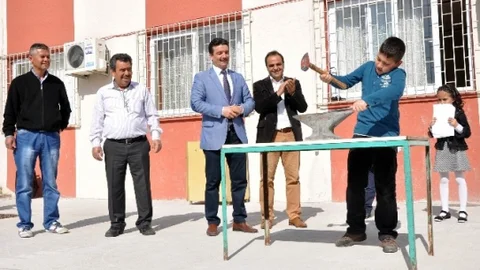 Erdemli'de Nevruz Ateşi Yakıldı